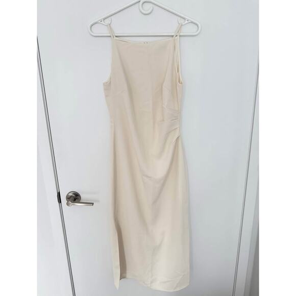 White dress, size S, high quality fabric, good for wedding & dinner party - Picture 4 of 7